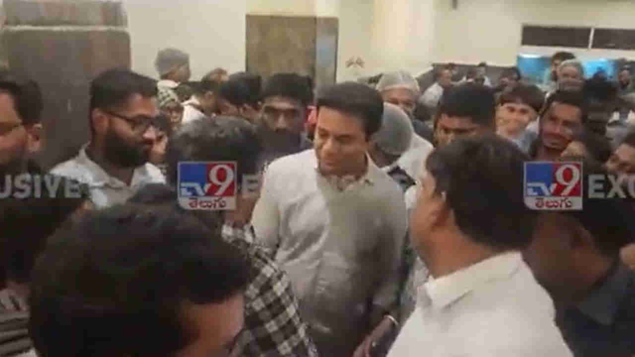 KTR Video: రెస్టారెంట్లో మినిస్టర్ కేటీఆర్.. చూసేందుకు ఎగబడ్డ జనం