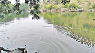 Visakha Fishing Harbour: విశాఖ ఫిషింగ్‌ హార్బర్‌లో భారీ అగ్ని ప్రమాదం.. చూస్తుండగానే 60 బోట్లు, చేపలు..