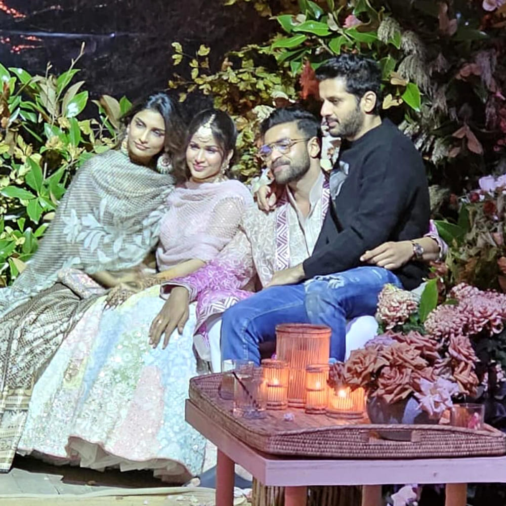 అలాగే యంగ్ హీరో నితిన్ ఆయన సతీమణి కూడా ఈ వేడుకకు హాజరయ్యారు. వీరి ఫోటోలు నెట్టింట చక్కర్లు కొడుతున్నాయి.  