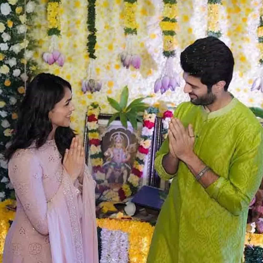 ఇదే టైమ్లో ఫ్యామిలీ స్టార్ కూడా వస్తే.. కచ్చితంగా కలెక్షన్లు పంచుకోవాల్సి వస్తుంది. అది కూడా పక్కనబెడితే ఈ సినిమాల డిజిటల్ రిలీజ్లన్నీ ఒకేసారి ఉంటాయి. నెల రోజుల తర్వాత అటూ ఇటూగా ఒకేసారి ఓటిటిలోకి ఎంట్రీ ఇస్తాయి. అలా చేస్తే వ్యూవర్ షిప్పై దెబ్బ పడుతుందని ఓటిటి సంస్థలు భయపడుతున్నాయి.