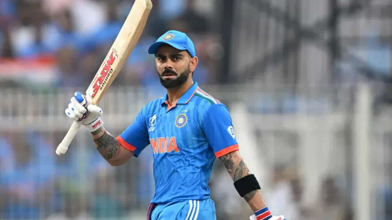 విరాట్ కోహ్లీ (భారత్): కింగ్ కోహ్లీని కెప్టెన్‌గా ఎంచుకంది. ఈ టోర్నీలో విరాట్ కోహ్లీ 99.00 సగటుతో 594 పరుగులు చేశాడు. ఇందులో 2 సెంచరీలు, 5 అర్ధసెంచరీలు ఉన్నాయి.