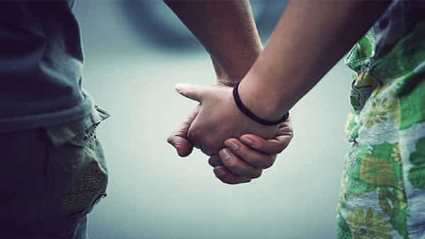 Crime News: పండగ కోసం భర్తతో కలిసి షాపింగ్.. గంటల వ్యవధిలోనే బావతో జంప్!