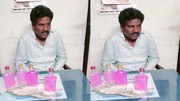 ఆ పనికి అక్షరాలా అరవై వేలు..! కార్యాలయం దగ్గర వద్దట.. అందుకే అక్కడ..! విద్యుత్ అధికారి నిర్వాకం..