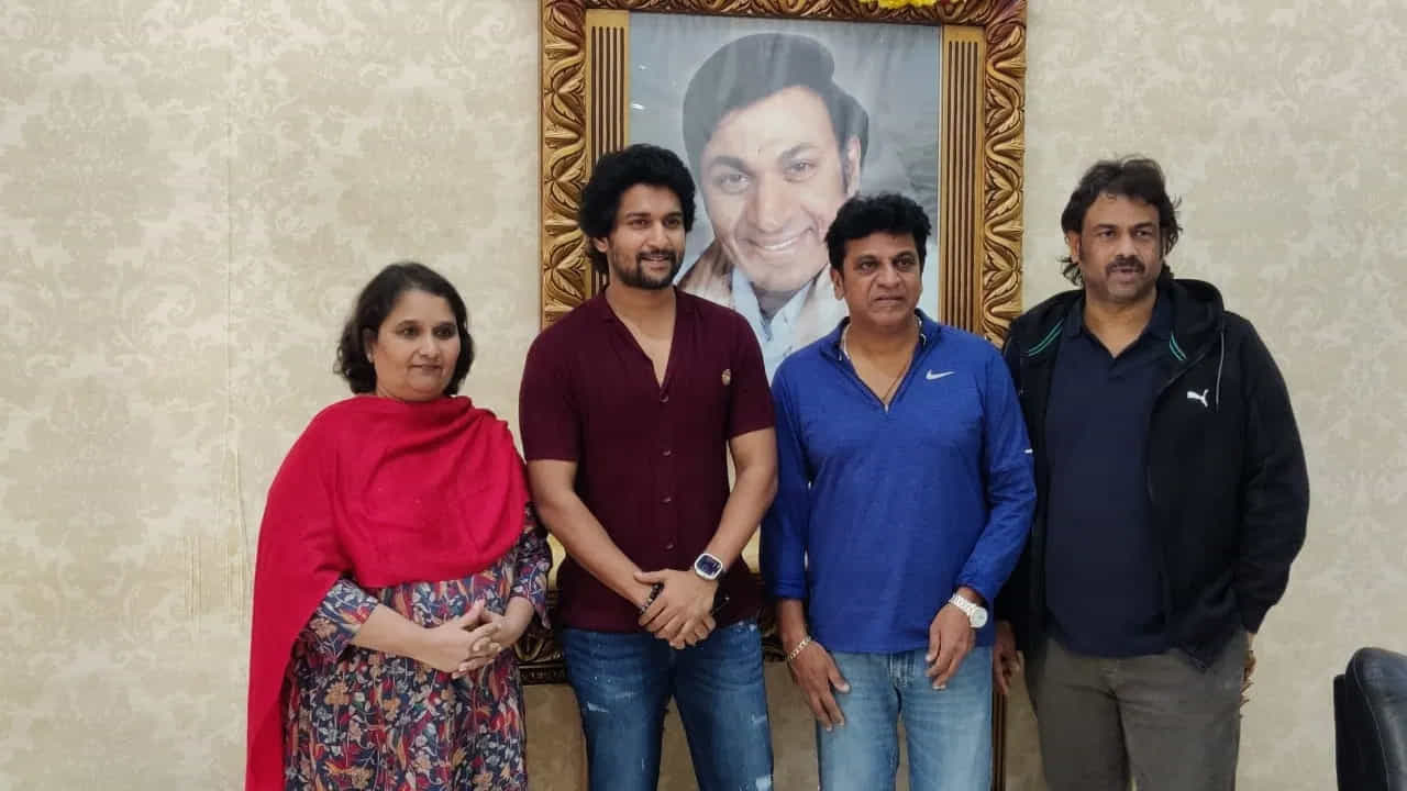 శౌర్యువ్ తెరకెక్కించిన హాయ్‌ నాన్న సినిమాలో నాని కూతురు పాత్రలో కియారా ఖన్నా నటించారు. జయరాం, ప్రియదర్శి, అంగద్‌ బేడీ, విరాజ్ అశ్విన్‌ తదితరులు ప్రధాన పాత్రల్లో మెరిశారు. హేషమ్ అబ్దుల్ వాహబ్ అందించిన పాటలు ఇప్పటికే చార్ట్‌ బస్టర్‌గా నిలిచాయి. 