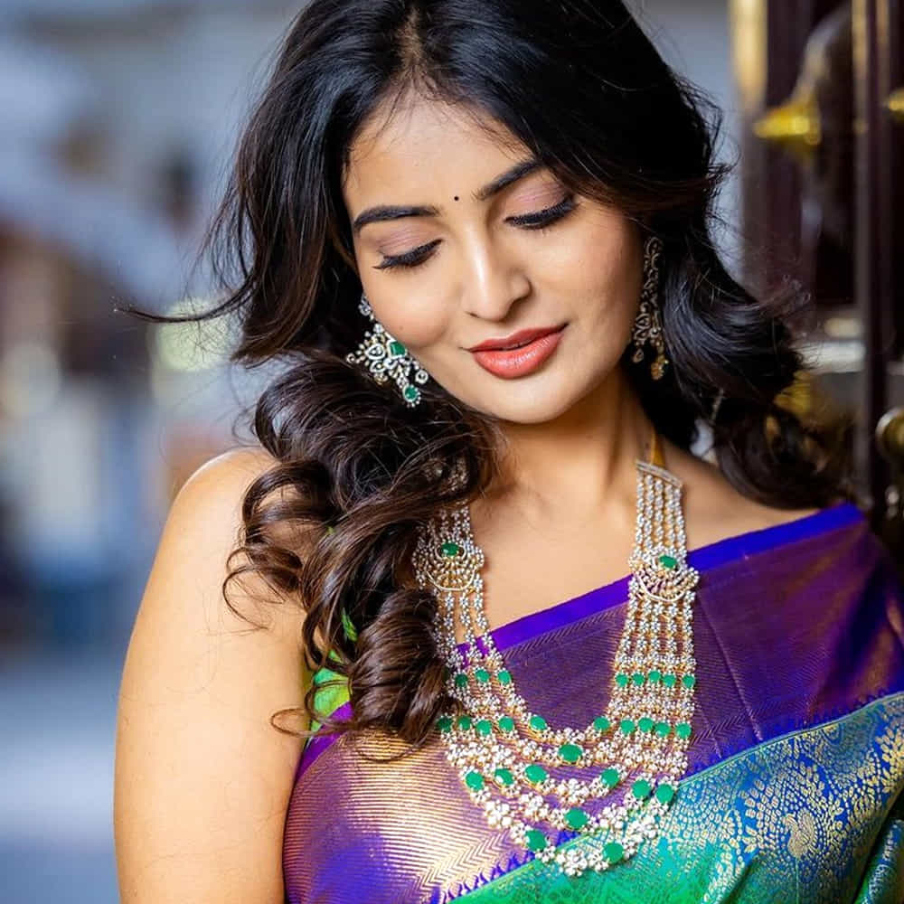 పవన్ కళ్యాణ్ హీరోగా నటించిన వకీల్ సాబ్ సినిమాలో కీలక పాత్రలో నటించి మెప్పించింది అనన్య. పెద్దగా డైలాగ్స్ లేకపోయినా తన ఎక్స్ ప్రెషన్స్ తో ఆకట్టుకుంది.