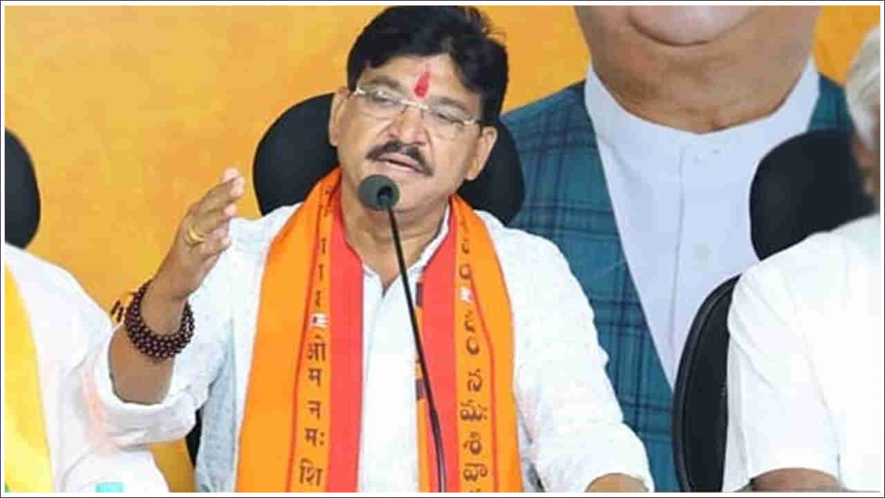 BJP MLA Rakesh Reddy: తాను, సీఎం రేవంత్ ఇద్దరం సమానమే.. బీజేపీ ఎమ్మెల్యే సంచలన వ్యాఖ్యలు