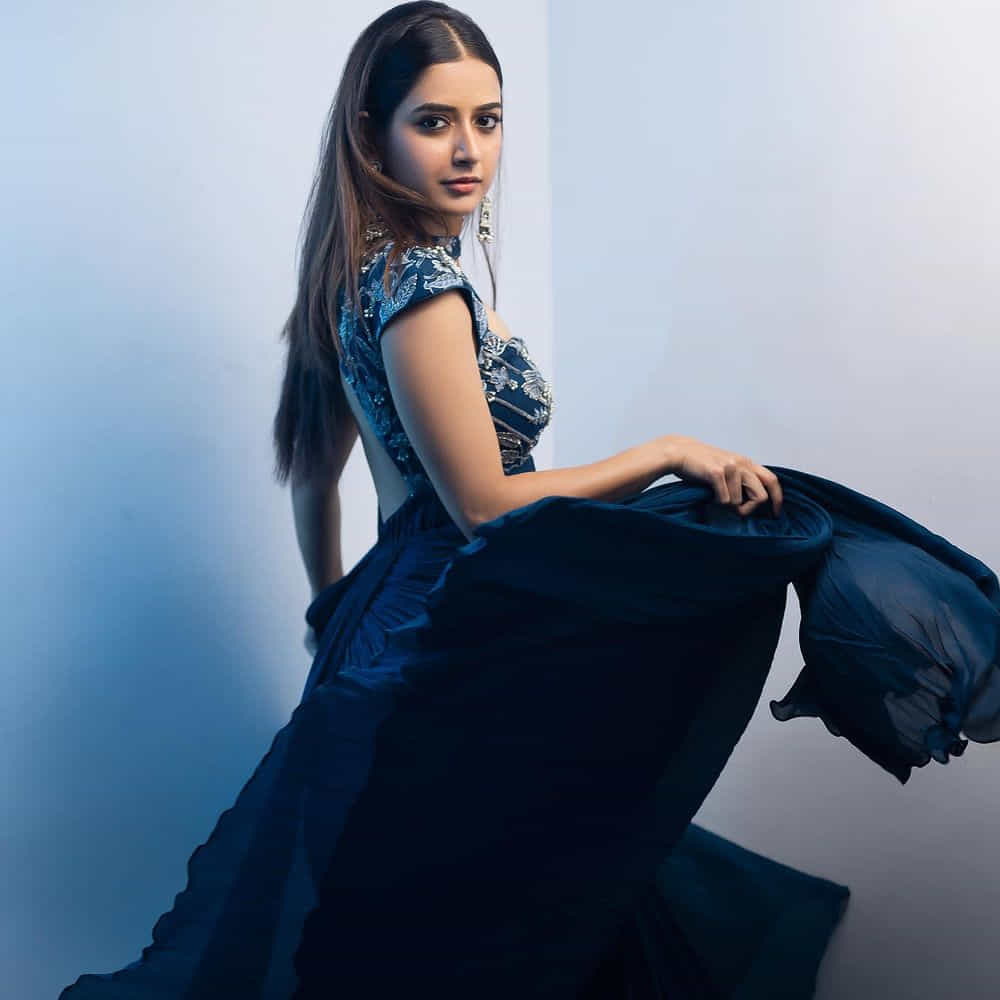 తాజాగా నేవీ బ్లూ కలర్ డ్రెస్లో కాటుక కళ్లతో చూపులతోనే కట్టిపడేస్తుంది. ప్రస్తుతం ఈ ముద్దుగుమ్మ షేర్ చేసిన ఫోటోస్ సోషల్ మీడియాలో వైరలవుతున్నాయి.