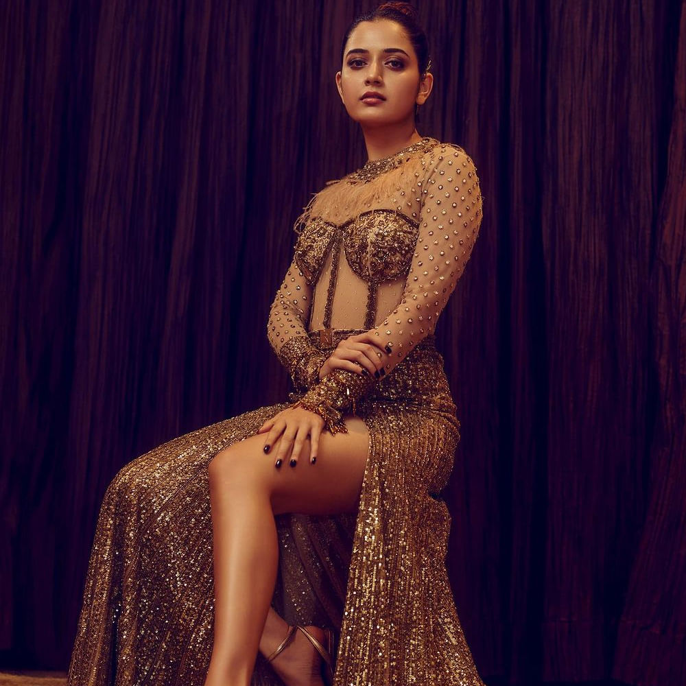 నందమూరి కళ్యాణ్ రామ్ నటించిన అమిగోస్ సినిమాతో తెలుగు తెరకు పరిచయమైంది ఆషికా.. కానీ ఈ సినిమా బాక్సాఫీస్ వద్ద డిజాస్టర్ అయ్యింది. 