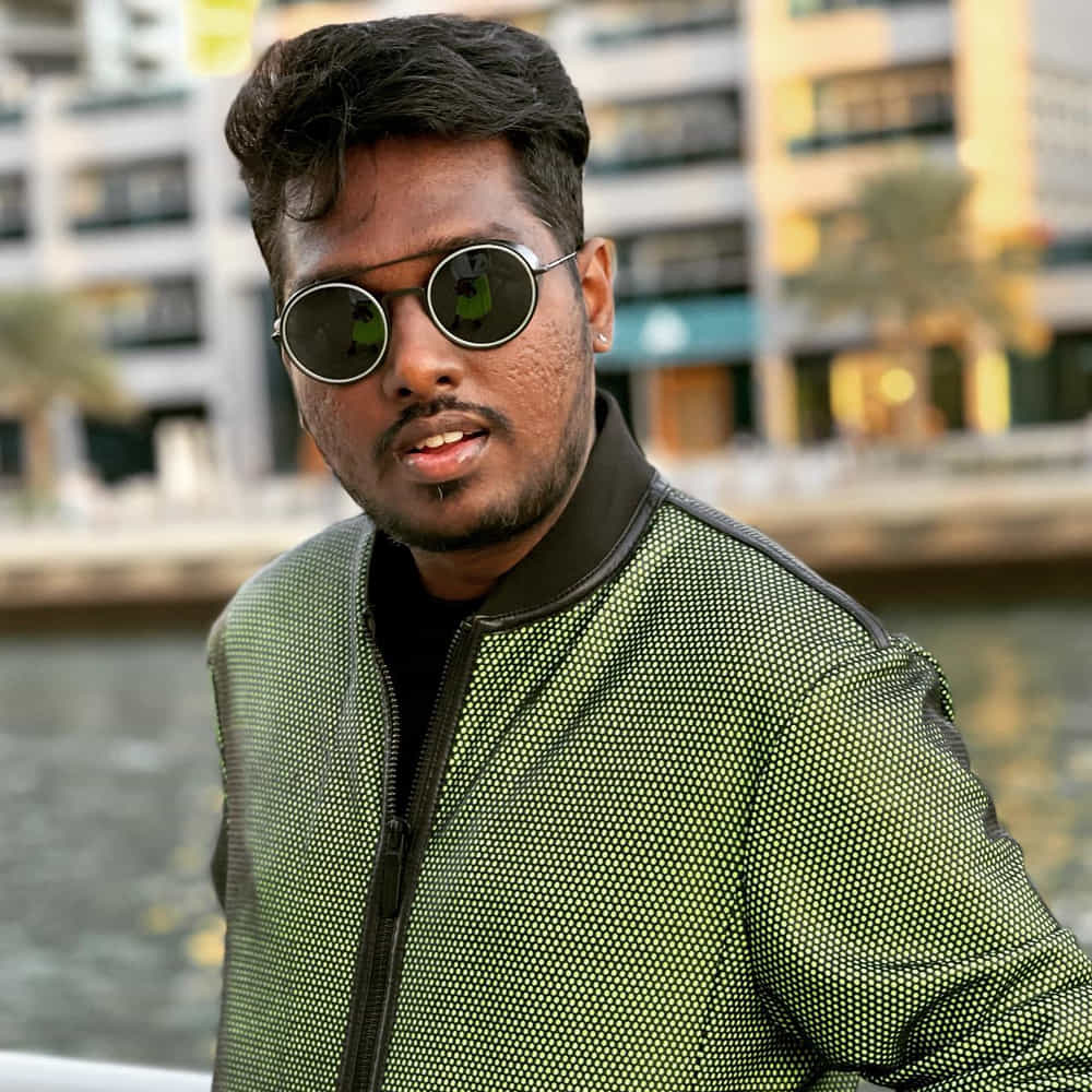 షారుఖ్ జవాన్ చూసిన నార్త్ స్టార్స్ అట్లీతో పనిచేయడానికి రెడీ అంటూ గ్రీన్ సిగ్నల్స్ ఇస్తున్నారు. అట్లీ ఎప్పుడంటే అప్పుడు నేను రెడీ అంటూ బాద్షా ఆల్రెడీ పచ్చజెండా ఊపేశారు. అట్లీ డైరక్షన్లో షారుఖ్ - విజయ్ మల్టీస్టారర్ ఉంటుందనే మాటలు కూడా వైరల్ అవుతున్నాయి. ఇవన్నీ డిస్కషన్ లోకి రావడానికి ముఖ్యమైన రీజన్ జవాన్ సక్సెసే.