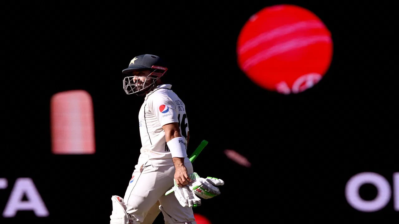 Video: ఓర్నీ ఓవర్ యాక్షన్.. అంపైర్కే మస్కా కొట్టిన రిజ్వాన్.. కట్చేస్తే.. రివ్యూలో అడ్డంగా బుక్కయాడుగా..