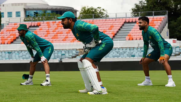 AUS vs PAK: కెప్టెన్ కంటే ఎక్కువ జీతం.. అయినా, ప్లేయింగ్ 11లో నోఛాన్స్.. ఆ పాక్ స్టార్ ప్లేయర్ ఎవరంటే?