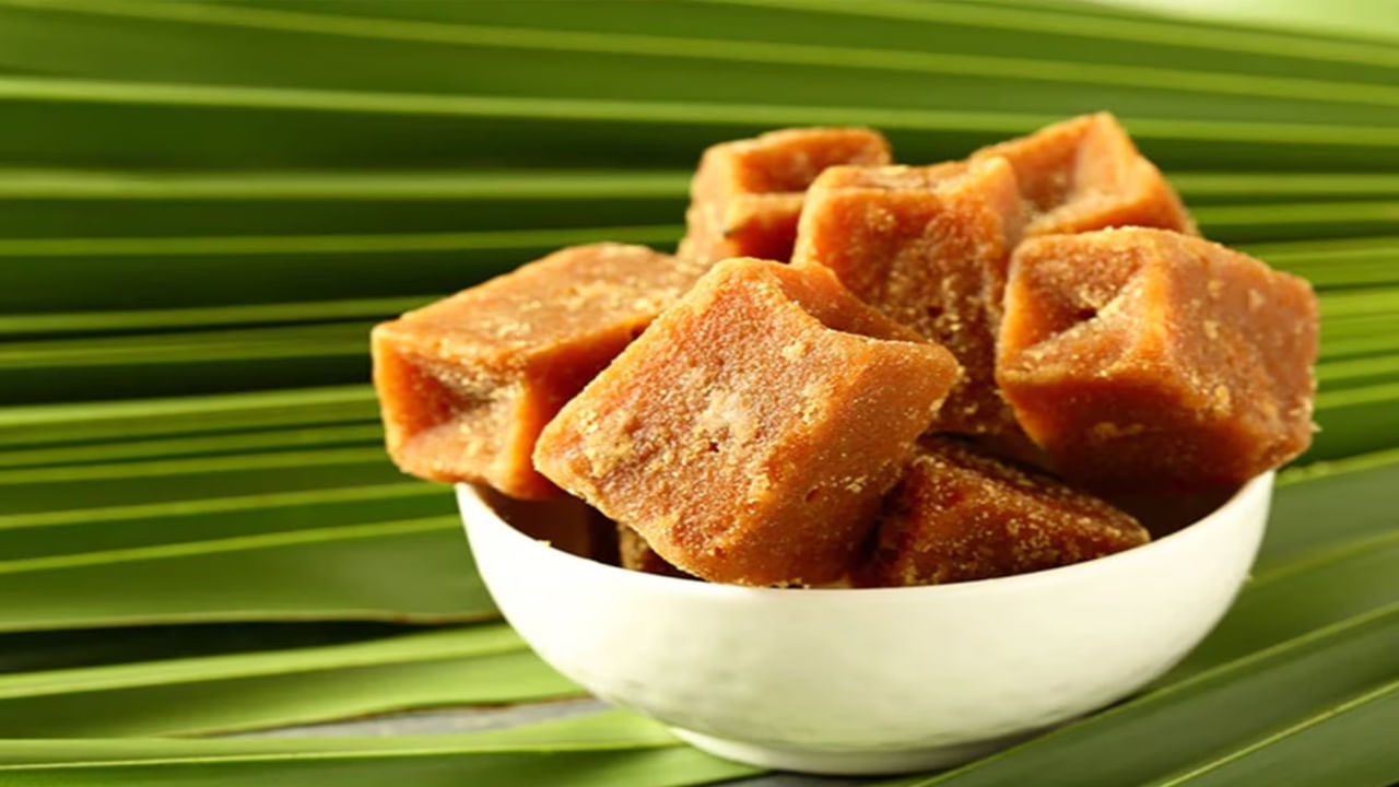 Benefits Of Jaggery: చలికాలంలో బెల్లం తినడం వల్ల ఎన్ని లాభాలో.. గుండె జబ్బులు పరార్‌!