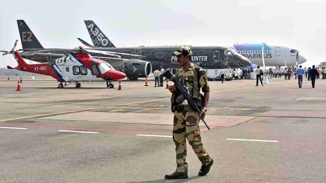 Bomb Threat: దేశంలోని ప్రధాన విమానాశ్రయాలకు బాంబు బెదిరింపులు.. అప్రమత్తమైన పోలీసులు..