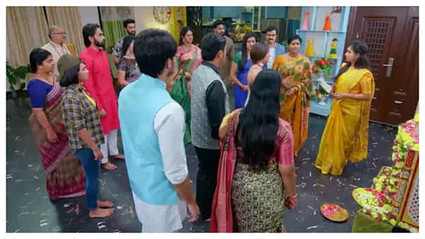 Brahmamudi, December 12th episode: కాలిపోయిన పెళ్లి కార్డు.. ఇరుక్కున్న కావ్య! అనామిక తల్లిపై కళ్యాణ్ ఆవేశం..