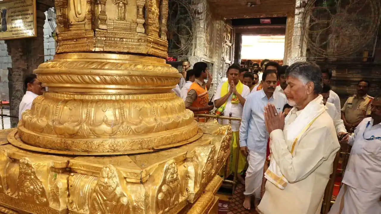 Tirumala: కష్టం వచ్చినప్పుడు శ్రీవారికి మొక్కుకున్నా: చంద్రబాబు