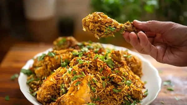 Chicken Biryani: చికెన్ ముక్క లేకుండా చికెన్ బిర్యానీ వడ్డించిన హోటల్ సిబ్బంది.. కోర్టుకెక్కిన పంచాయితీ! ఆ తర్వాత ఏం జరిగిందంటే