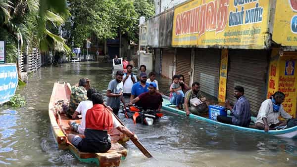 Cyclone Michaung: వర్షం ఆగినా వదలని వరద ముంపు.. తీవ్ర ఇబ్బందులు పడుతున్న చెన్నై ప్రజలు..