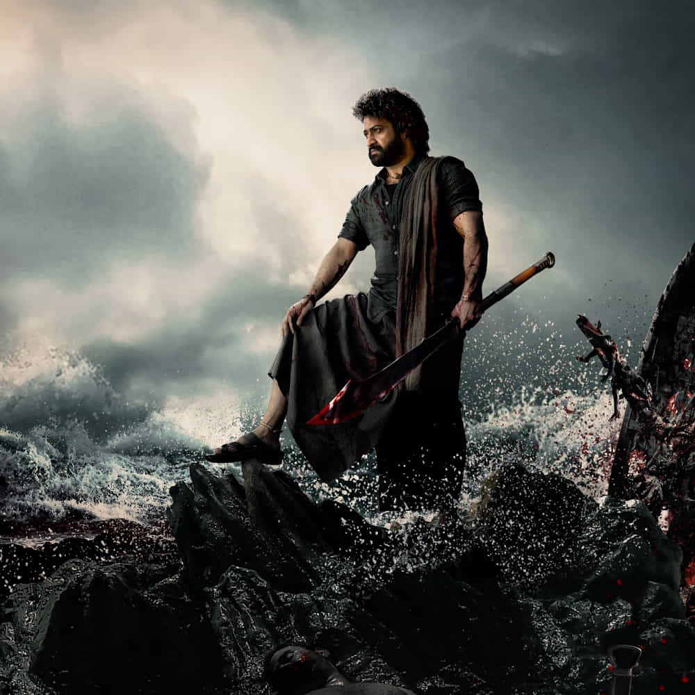 ఇప్పటిదాకా మెసేజ్‌లు చెప్పాను... ఇక మాస్‌ మసాలా కమర్షియల్‌ మూవీని తీస్తున్నాను అంటూ దేవర గురించి చెప్పి ప్రేక్షకులను ఊరిస్తున్నారు డైరక్టర్‌ కొరటాల శివ. ఆయన చెప్పిన ఆ విశేషాల కన్నా జనాలను ఊరిస్తున్న విషయం అండర్‌ వాటర్‌ సీక్వెన్స్. ఈ ఎపిసోడ్‌ కోసం శంషాబాద్‌ పరిసరాల్లో ప్రత్యేకంగా సెట్‌ వేశారన్నప్పటి నుంచీ హైప్‌ మామూలుగా లేదు. పైగా ఈ సీక్వెన్స్ కోసం తారక్‌ స్పెషల్‌ ట్రైనింగ్‌ కూడా తీసుకున్నారు. 
