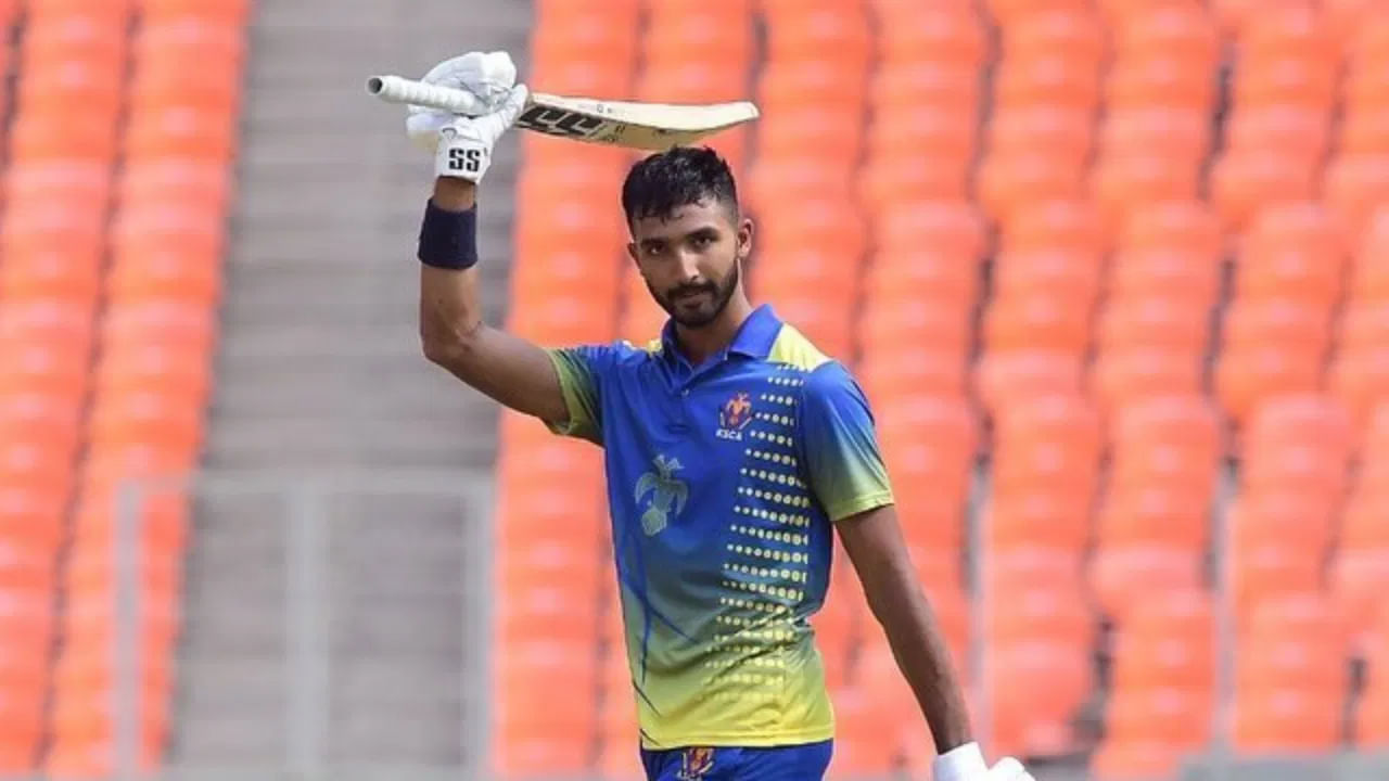 Vijay Hazare Trophy: దేశవాళీలో మరో సెంచరీ బాదిన కోహ్లీ మాజీ శిష్యుడు.. వరుసగా ఐదో విజయంతో కర్ణాటక దూకుడు..