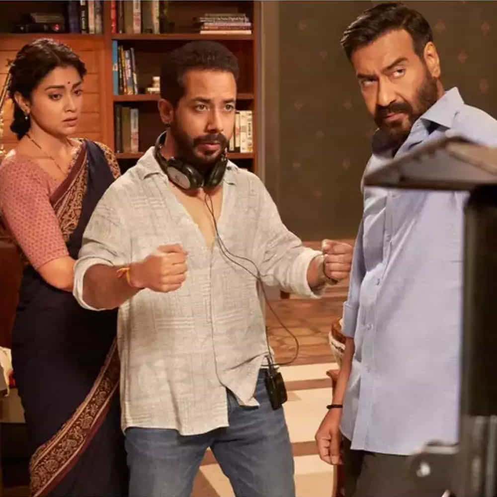 ఈ సినిమా రిలీజ్ అయి పదేళ్లు పూర్తవుతున్న సందర్భంగా దృశ్యం సాధించిన రికార్డ్‌లను మరోసారి గుర్తు చేసుకుంటున్నారు ఫ్యాన్స్. అంతేకాదు దృశ్యం 3తో ఈ సిరీస్‌కు ముంగిపు పలుకుతామని మేకర్స్‌ ఎనౌన్స్‌ చేయటంతో త్రీక్వెల్‌కు సంబంధించిన అప్‌డేట్ ఏదైనా వస్తుందేమో అని ఎక్స్‌పెక్ట్  చేస్తున్నారు.