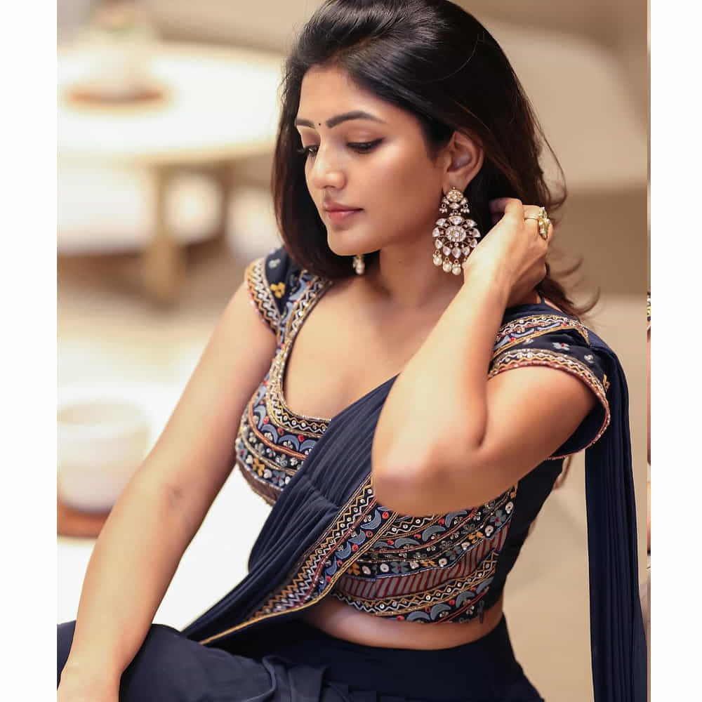 ఈ ముద్దుగుమ్మకు సరైన హిట్ పడితే ఇండస్ట్రీలో కచ్చితంగా ఈ అమ్మడ దశ తిరిగే అవకాశాలు ఉన్నాయనే తెలుస్తోంది. ఈషా షేర్ చేసిన ఫోటోస్ వైరలవుతున్నాయి.