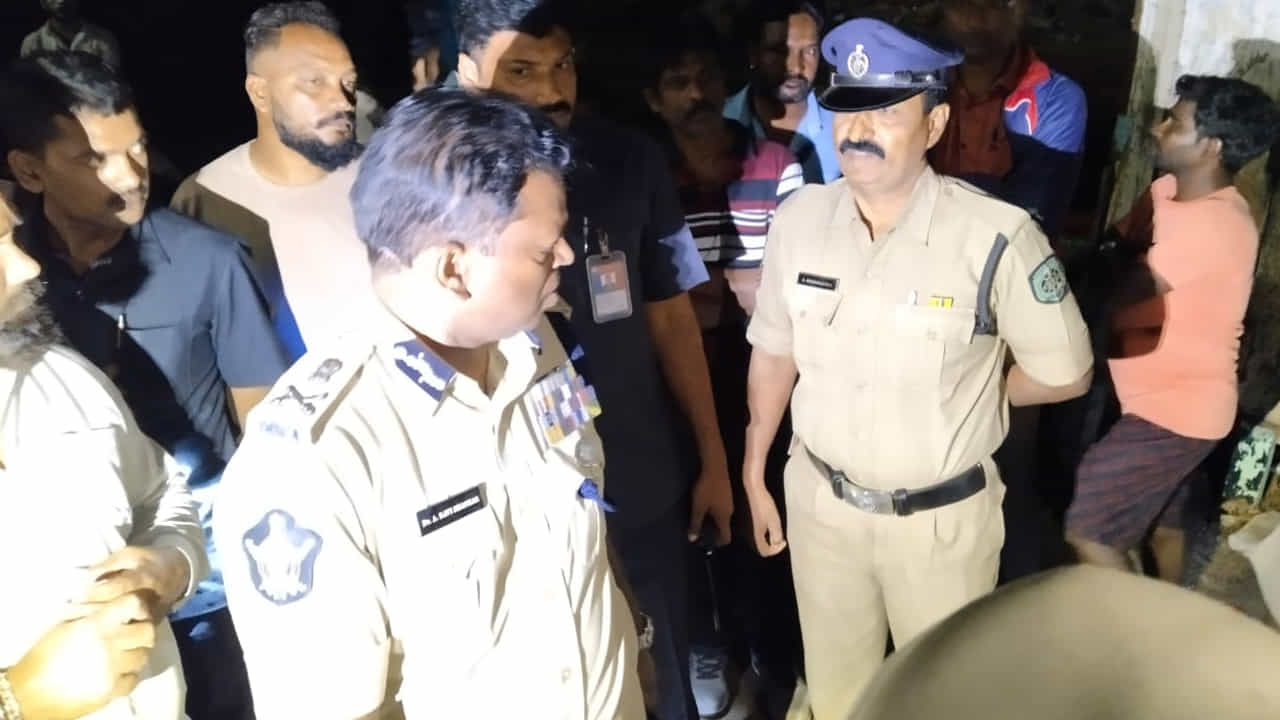 తాజాగా జరిగిన ఈ ఘటనతో పోలీసులు సీరియస్‌గా దృష్టి సారించారు. ఘటనా స్థలికి సిపి రవిశంకర్ అయ్యనార్ చేరుకుని అక్కడి పరిస్థితిని పరిశీలించారు. సమీపంలోనే అవుట్ పోస్ట్ ఉన్నప్పటికీ.. సకాలంలో మంటలు ఎందుకు గుర్తించలేకపోయారు అన్న విషయంపై సీపి సీరియస్ అయ్యారు. సమగ్ర దర్యాప్తుకు ఆదేశించారు.