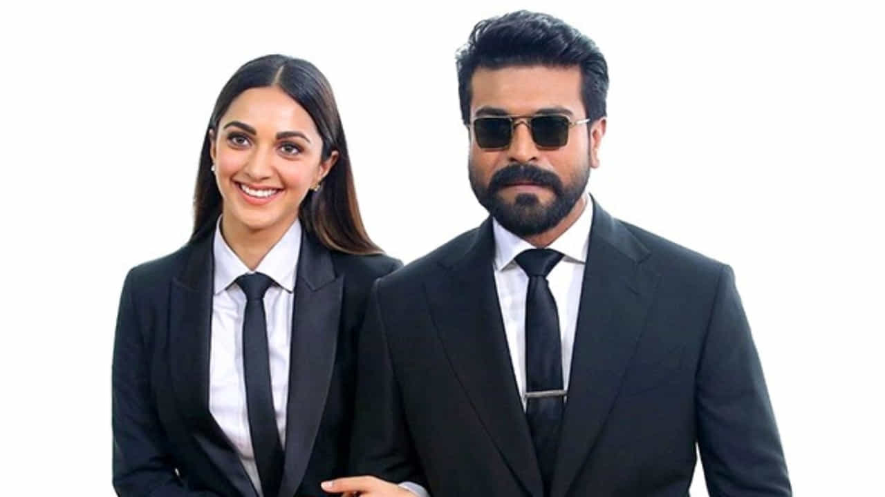  దిల్‌ రాజు భారీ బడ్జెట్‌తో అత్యంత ప్రతిష్ఠాత్మకంగా గేమ్ ఛేంజర్‌ మూవీని నిర్మిస్తున్నారు. అయితే ఎప్పటి నుంచో షూటింగ్ జరుపుకొంటోన్న ఈ మూవీ అంతకంతకూ ఆలస్యమవుతోంది. దీంతో అభిమానులు తీవ్ర నిరాశకు లోనవుతున్నారు.