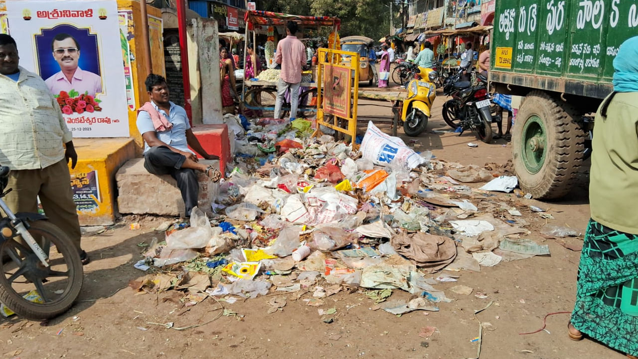 Municipal Workers: మున్సిపల్ కార్మికుల సమ్మెతో అధికారుల ప్రత్యమ్నాయ ఏర్పాట్లు..