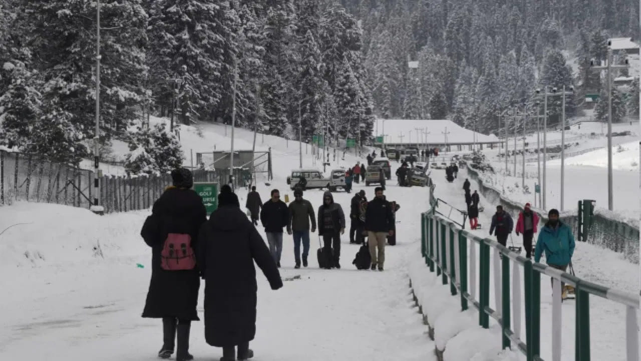 దక్షిణ కాశ్మీర్లోని అనంత్నాగ్ జిల్లాలోని పహల్గామ్లో అమర్నాథ్ యాత్ర బేస్ క్యాంప్లలో కనిష్ట ఉష్ణోగ్రత మైనస్ 5.1 డిగ్రీల సెల్సియస్గా నమోదైంది.