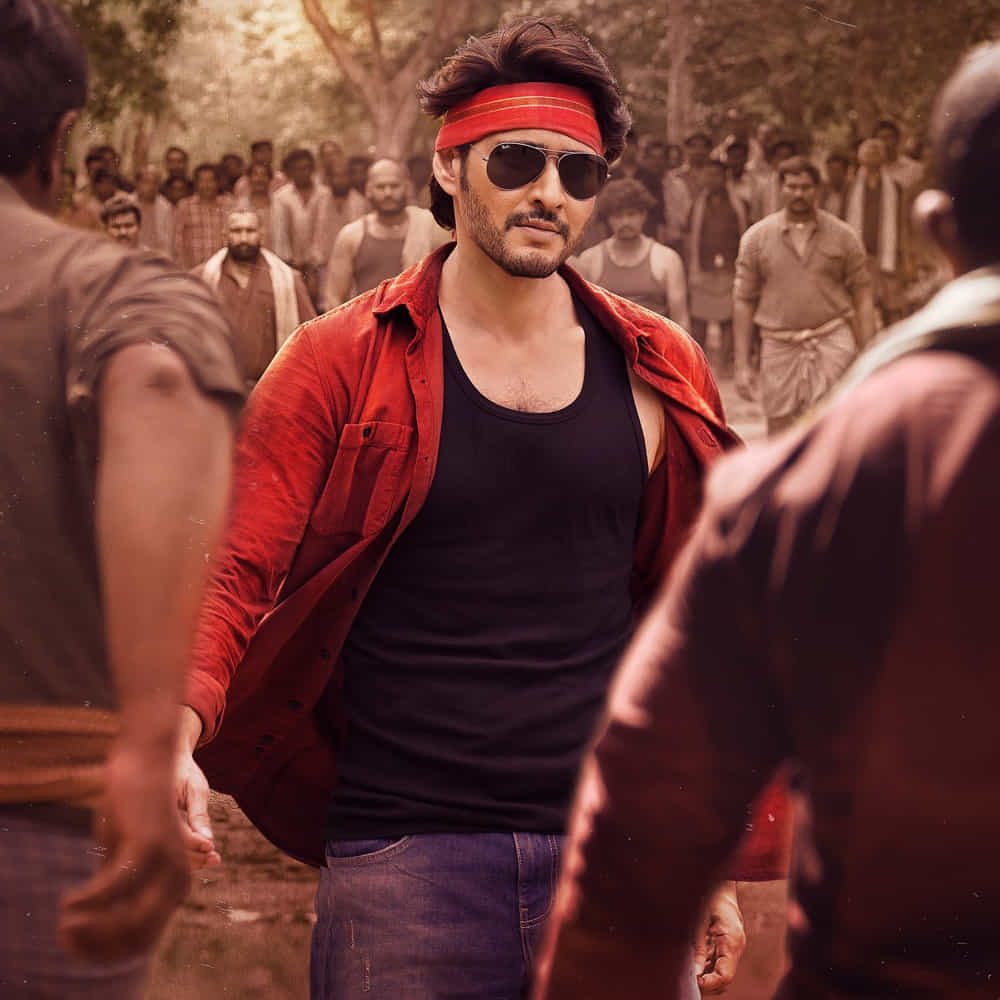సర్కారు వారి పాట వచ్చి ఇప్పటికే ఏడాదిన్నర దాటింది.. పైగా గుంటూరు కారం తర్వాత రాజమౌళి కారణంగా మరో రెండు మూడేళ్లు మహేష్ సినిమా రాకపోవచ్చు. అందుకే ఈ చిత్రాన్ని చాలా ప్రతిష్టాత్మకంగా తీసుకున్నారు సూపర్ స్టార్. జనవరి 12న కచ్చితంగా బాక్సాఫీస్ బద్దలైపోవాల్సిందే అంటున్నారు బాబు. గతంలో ఒక్కడు, బిజినెస్ మేన్, సీతమ్మ వాకిట్లో, సరిలేరు నీకెవ్వరు లాంటి సినిమాలన్నీ సంక్రాంతికే వచ్చాయి. 
