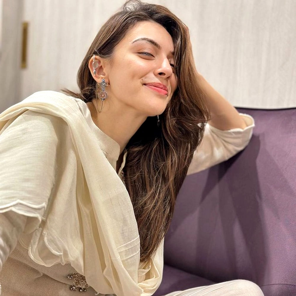 Hansika3