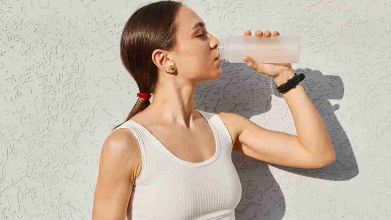 Lifestyle: విపరీతమైన దాహమా.? వెంటనే అలర్ట్‌ అవ్వాల్సిందే...