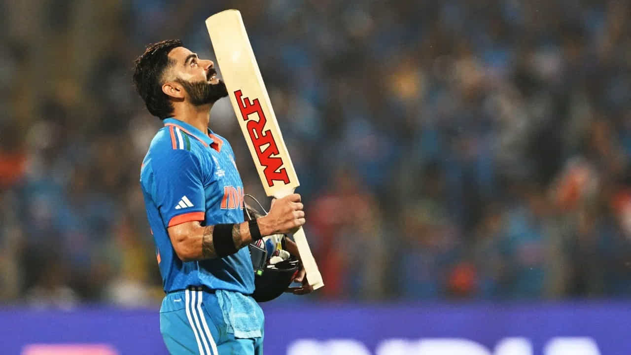 ద్వైపాక్షిక సిరీస్లో టీమిండియా తరపున అత్యధిక పరుగులు చేసిన ఆటగాడిగా విరాట్ కోహ్లీ రికార్డు సృష్టించాడు. 2021లో ఇంగ్లండ్తో జరిగిన ఐదు మ్యాచ్ల టీ20 సిరీస్లో కింగ్ కోహ్లీ మొత్తం 231 పరుగులు చేశాడు. దీంతో ఆయన ప్రత్యేక రికార్డును లిఖించారు.