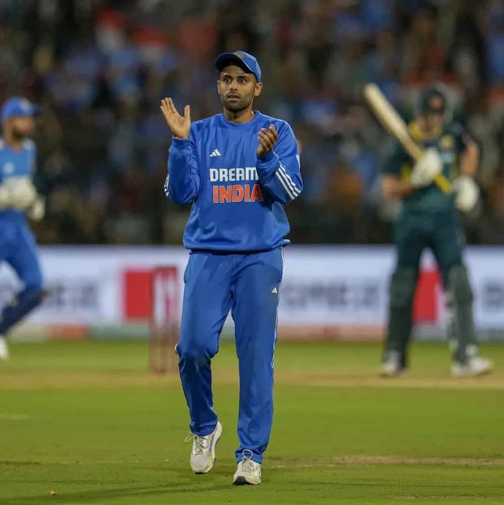 మంగళవారం సెయింట్ జార్జ్ పార్క్, గెబారాలో జరిగిన రెండో టీ20 మ్యాచ్‌లో దక్షిణాఫ్రికా జట్టు డక్‌వర్త్ లూయిస్ నియమావళి ప్రకారం భారత్‌పై 5 వికెట్ల తేడాతో విజయం సాధించింది. మూడు టీ20ల సిరీస్‌లో ఆఫ్రికా ఇప్పుడు 1-0 ఆధిక్యంలో ఉంది. దీంతో అందరి దృష్టి మూడో మ్యాచ్‌పైనే ఉంది.