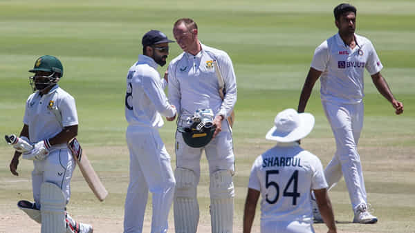 IND vs SA: టీమ్ ఇండియాకు డబుల్ షాక్.. సఫారీలతో టెస్ట్ సిరీస్కు రుతురాజ్ కూడా దూరం.. ఆ యంగ్ ప్లేయర్కు ఛాన్స్