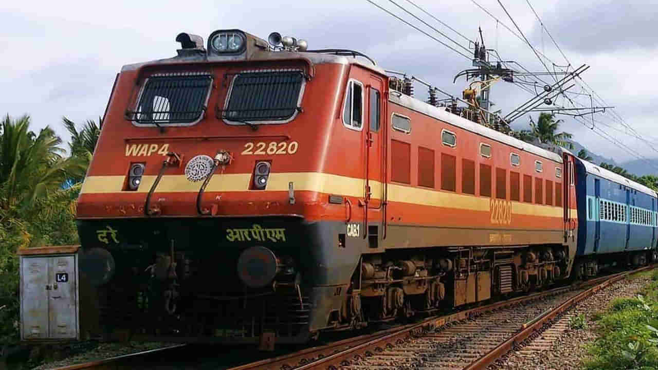 Indian Railways: రైల్వే ప్రయాణికులకు శుభవార్త.. ఆ ప్రయాణికులకు బెడ్‌రోల్స్‌ సదుపాయం