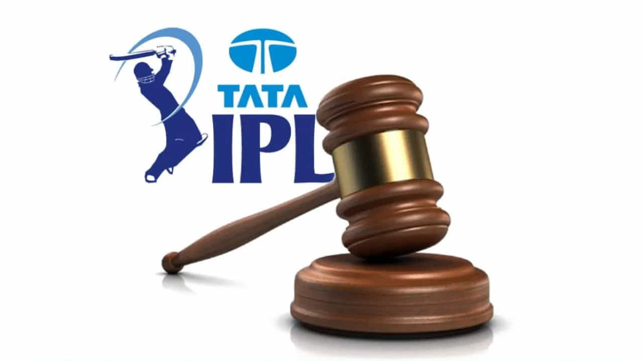 ఇండియన్ ప్రీమియర్ లీగ్ 17వ ఎడిషన్ కోసం మినీ వేలం పూర్తయింది. దుబాయ్లోని కోకాకోలా ఎరీనాలో జరిగిన ఈ యాక్షన్లో మొత్తం 333 మంది ఆటగాళ్ల పేర్లను వేలం వేశారు. ఆస్ట్రేలియా ఆటగాడు మిచెల్ స్టార్క్ అత్యధిక మొత్తానికి వేలంలో నిలిచాడు.