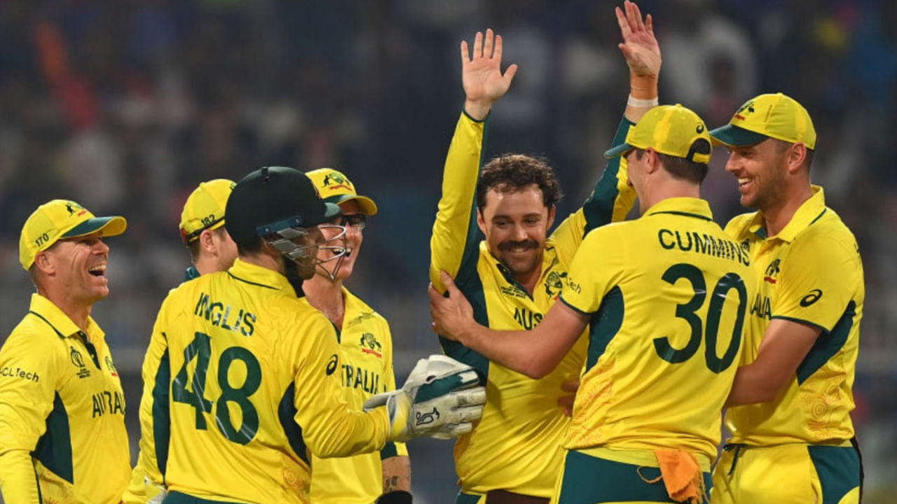 ఐపీఎల్ 2024 యాక్షన్‌లో ఆస్ట్రేలియా ఓపెనర్ ట్రావిస్ హెడ్‌ను 20 కోట్లకు కొనుగోలు చేసేందుకు కొన్ని ఫ్రాంచైజీలు ముందుకు రానున్నాయని తెలుస్తోంది. 2023 వన్డే ప్రపంచకప్‌ ఫైనల్‌లో టీమిండియాపై సెంచరీ సాధించిన హెడ్ అద్భుతమైన ఫామ్‌లో ఉన్నాడు. ఆసీస్‌ స్టార్‌ బ్యాటర్‌ అద్భుతమైన ఫామ్‌ను చూసి టీమ్‌లు అతనికి రూ.20 కోట్లు చెల్లించేందుకు కూడా రెడీ అయ్యాయట. 