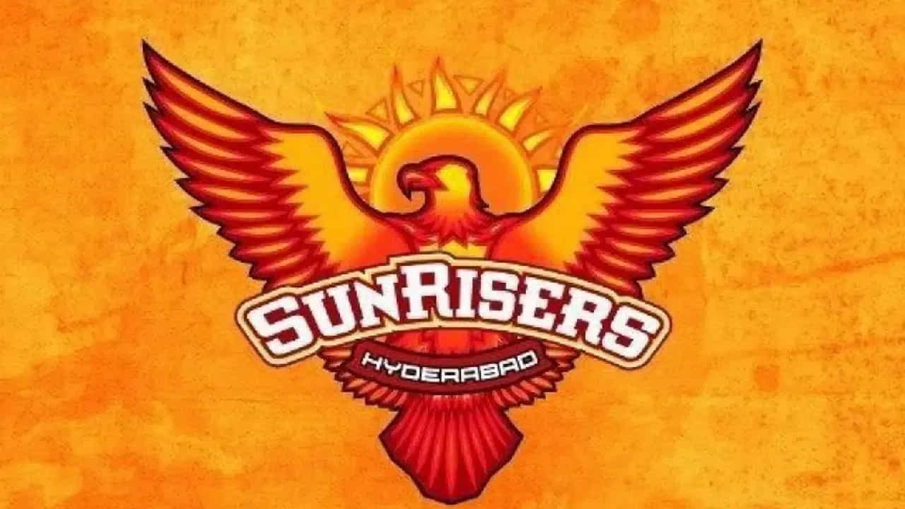 4- సన్రైజర్స్ హైదరాబాద్ (SRH): SRH జట్టులో 6 ఖాళీలు ఉన్నాయి. ఈ స్లాట్లలో ముగ్గురు భారతీయులు, ముగ్గురు విదేశీ ఆటగాళ్లు కొనుగోలు చేయవచ్చు.