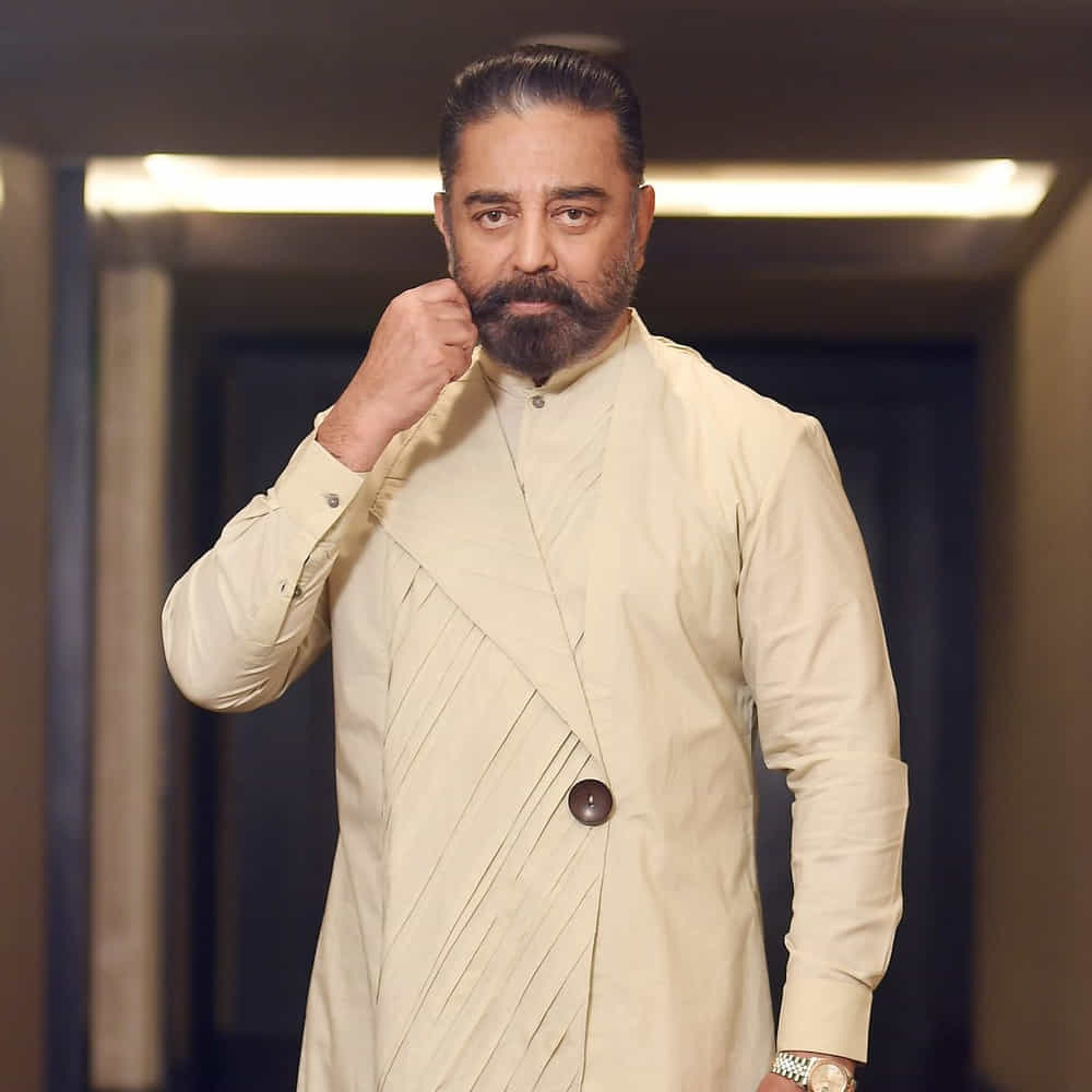 బెస్ట్ విషెస్.. ఈ సారి అదరగొట్టు అంటూ కమల్ ఇచ్చిన ప్రోత్సాహాన్ని మాటల్లో చెప్పలేకపోతున్నా అంటున్నారు లోకేష్. ప్రస్తుతం వేట్టయాన్ సినిమాతో బిజీగా ఉన్నారు రజినీకాంత్. ఆ సినిమాను పూర్తి చేయగానే వెంటనే లోకేష్ సెట్స్ కి షిఫ్ట్ అవుతారు. నెక్స్ట్ ఇయర్ సమ్మర్లో షూటింగ్ స్టార్ట్ అవుతుంది.