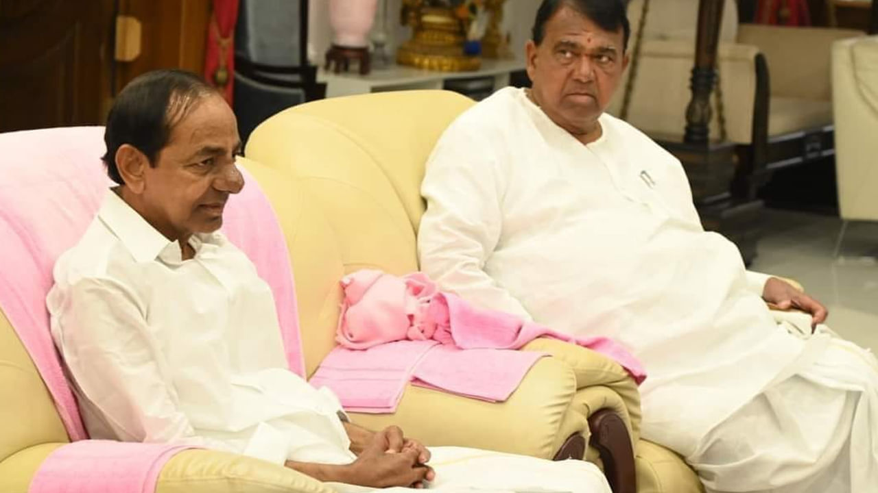 KCR: ఏమి జరుగుతుందో వేచి చూద్దాం.. బీఆర్ఎస్ ఎమ్మెల్యేలతో ఆపద్ధర్మ ముఖ్యమంత్రి కేసీఆర్..