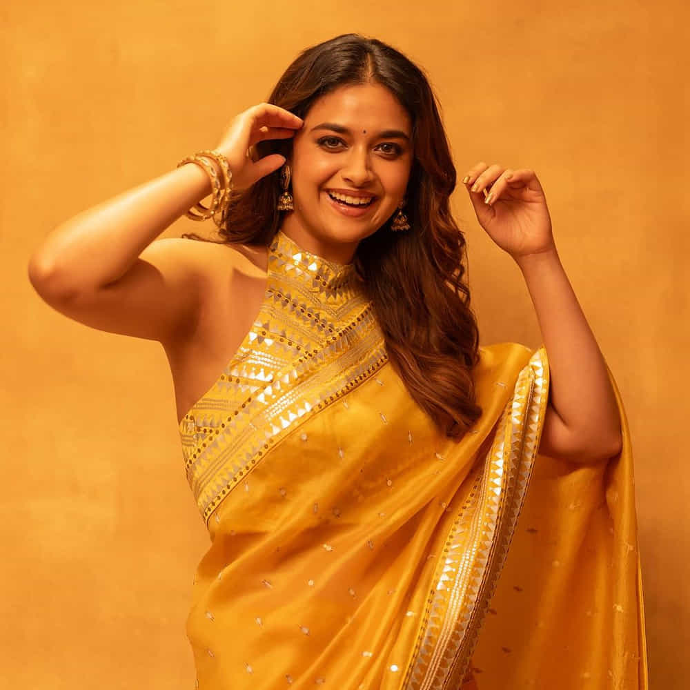 పేరుకు ముందు మహానటి, స్టార్ హీరోయిన్ అంటూ బిరుదులు బానే ఉన్నాయి. కానీ ఏం లాభం..? ఆఫర్స్ తెచ్చిపెట్టని గౌరవాలు ఉంటే ఎంత లేకుంటే ఎంత అంటున్నారు కీర్తి ఫ్యాన్స్. కొన్నేళ్లుగా టాలీవుడ్లో ఈమెకు అవకాశాలు తగ్గాయి.
