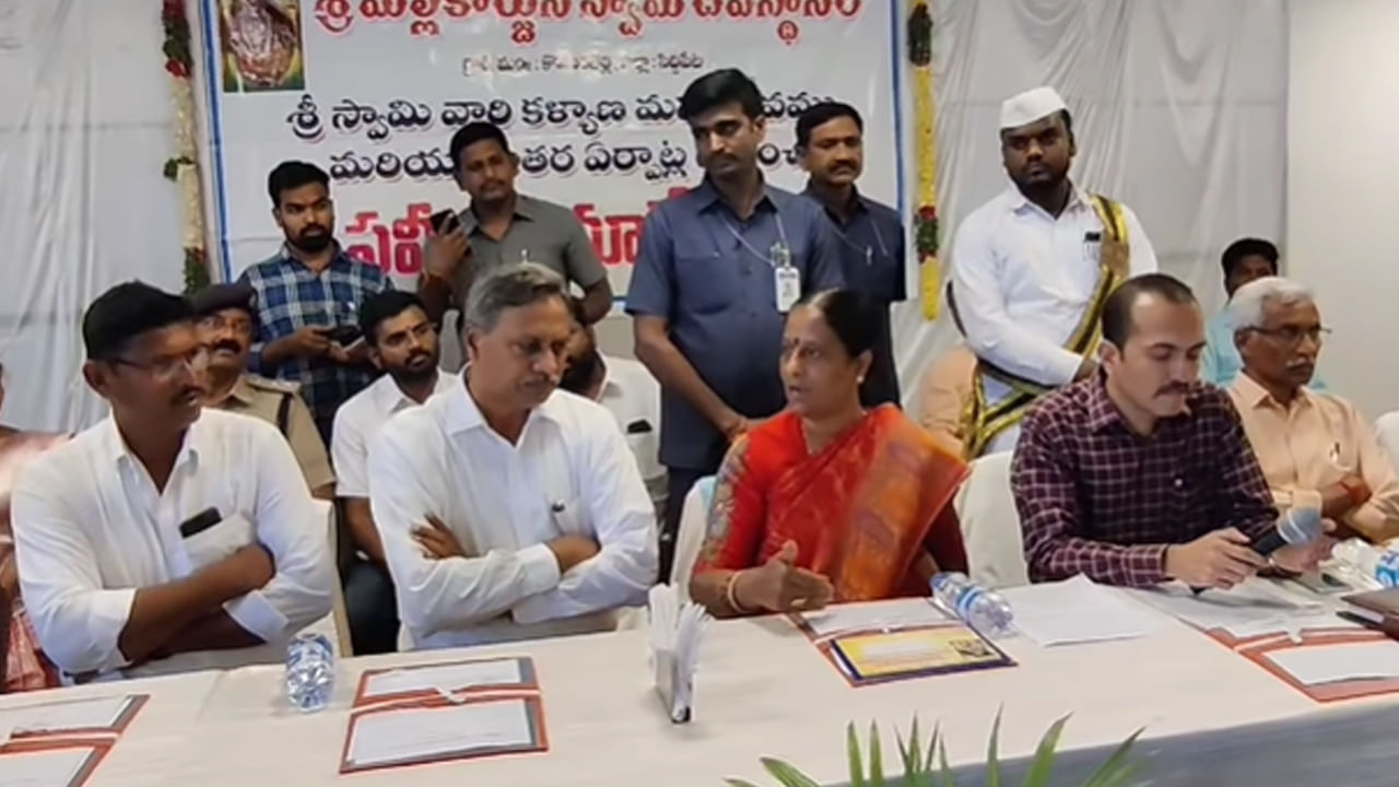 Komuravelli Jatara: మంత్రి వర్సెస్ ఎమ్మెల్యే.. కొమురవెల్లి మల్లన్న జాతరపై రివ్యూలో రగడ.. అసలేం జరిగిందో తెలుసా..?