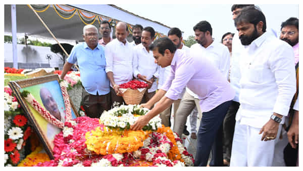 PV Death Anniversary: భారతరత్న ఇచ్చి పీవీని గౌరవించాలి.. కేంద్రానికి కేటీఆర్ వినతి..