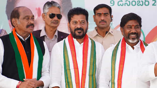 Telangana: శ్వేతపత్రాల విడుదలకు ప్రభుత్వం సిద్ధం.. 5 లక్షల 59వేల కోట్ల అప్పుల్లో తెలంగాణ: ఆర్థికశాఖ సమీక్షలో భట్టివిక్రమార్క