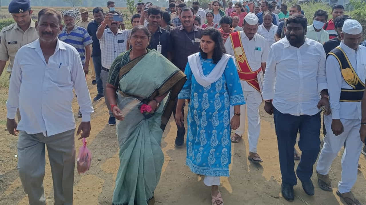 రోడ్లు,డ్రైనేజీ, వాటర్ ఫెసిలిటీ, శానిటేషన్, హెల్త్ క్యాంపుల ఏర్పాటు, పరిసరాల పరిశుభ్రతపై అధికారులకు దిశా నిర్దేశం చేశారు.. జిల్లా కలెక్టర్, ITDA అధికారులు ఎప్పిటికప్పుడు పనులు పర్యవేక్షించాలని ఆదేశించారు..