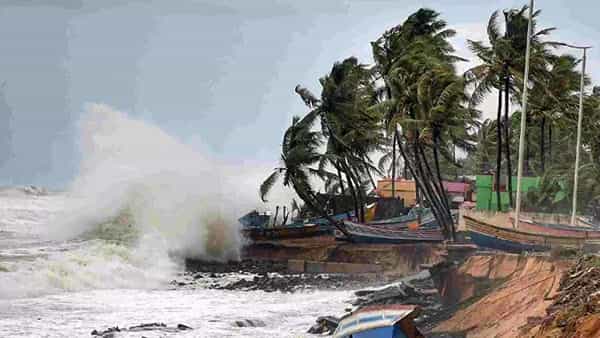 AP Rains: ప్రకాశం జిల్లాలో దంచికొడుతున్న వానలు.. రెండు రోజులు విద్యా సంస్థలకు సెలవు