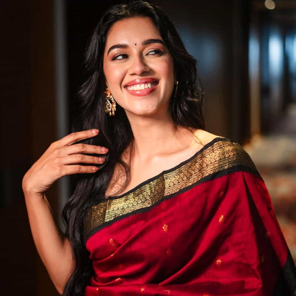 ఇక ఈ అమ్మడు సోషల్ మీడియాలో షేర్ చేసే ఫోటోలకు మంచి డిమాండ్ ఉంది. తాజాగా ఈ వయ్యారి తన బ్యూటీఫుల్ ఫోటోలను సోషల్ మీడియా వేదికగా అభిమానులతో పంచుకుంది.
