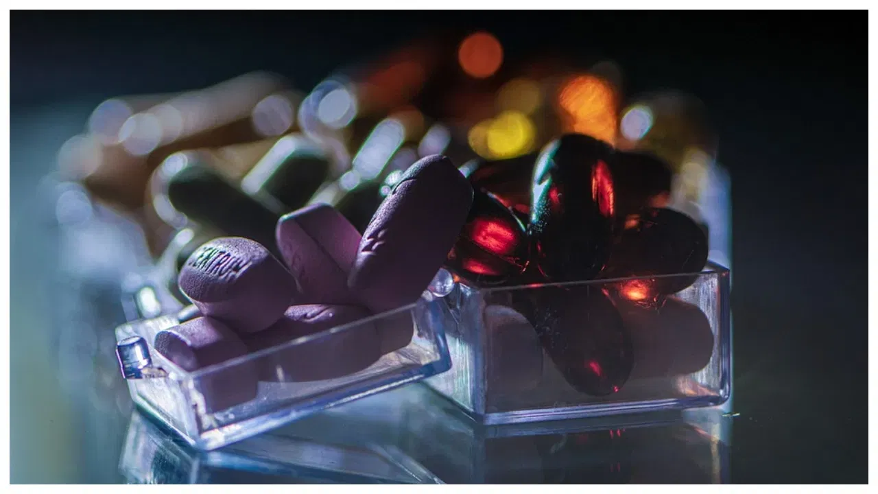 మల్టీ విటమిన్స్ వల్ల గుండెకు సంబంధించిన సమస్యలను తగ్గించు కోవచ్చు. వీటిల్లో గుండెకు అవసరం అయ్యే విటమిన్ బీ1, బీ2, బీ6, కె1, మెగ్నీషియం వంటి ఉంటాయి. ఇవి గుండె ఆరోగ్యానికి ఎంతో సహాయ పడతాయి.