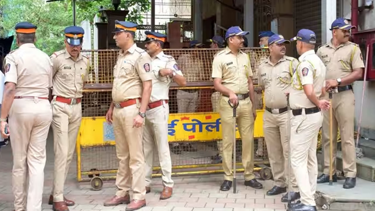 New Year 2024: న్యూ ఇయర్‌ వేళ బాంబు బెదిరింపులు.. హై అలర్ట్.. విస్తృతంగా తనిఖీలు